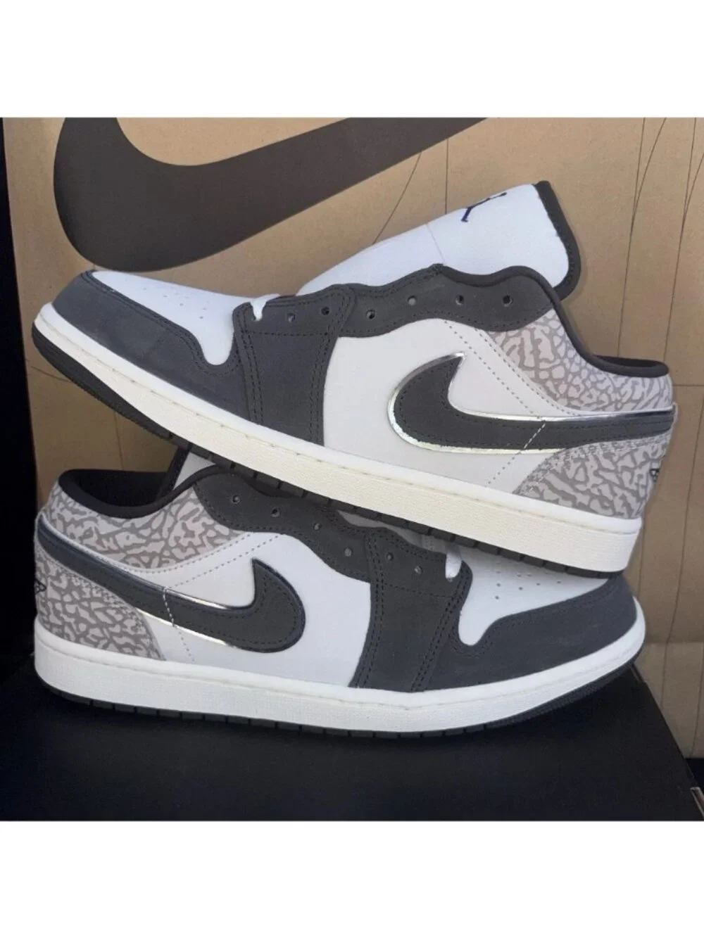 NEW Nike Air Jordan 1 Low SE V2 Silver Elephant IU2268-100 Men's Size 12.5